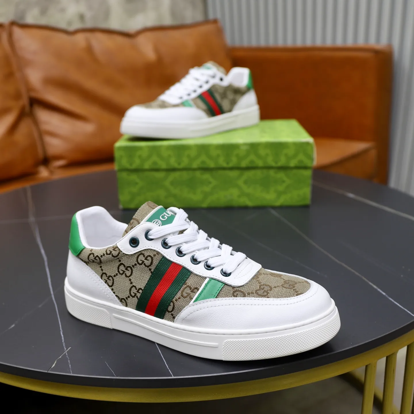 Ex-factory price: 420💰🙅‍♂️🙅‍♂️🙅‍♂️ Brand: GUCCI Standard code: 38-44 (45 customized) Grade: Same as the official website Material: Original leather splicing Comfortable and breathable sheepskin lining Original wear-resistant outsole Style category: Men's fashionable casual shoes Running sneakers Distinguished luxury brand elements Top luxury Color: actual picture color